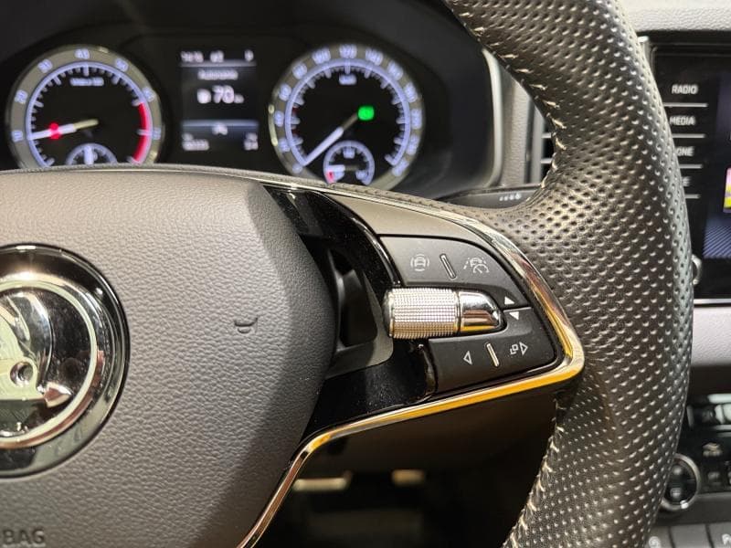 Skoda Karoq Sportline | 1.5 TSI 150CV | GPS | Attelage | Carplay | Capteurs Av & Arr - 18