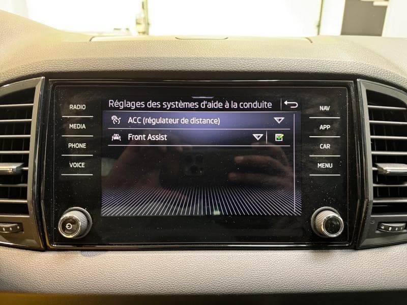 Skoda Karoq Sportline | 1.5 TSI 150CV | GPS | Attelage | Carplay | Capteurs Av & Arr - 27