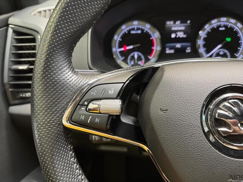 Skoda Karoq Sportline | 1.5 TSI 150CV | GPS | Attelage | Carplay | Capteurs Av & Arr - 17