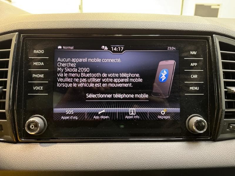 Skoda Karoq Sportline | 1.5 TSI 150CV | GPS | Attelage | Carplay | Capteurs Av & Arr - 24