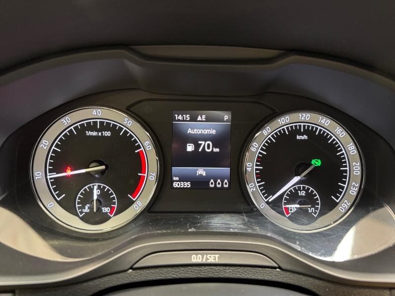 Skoda Karoq Sportline | 1.5 TSI 150CV | GPS | Attelage | Carplay | Capteurs Av & Arr - 19
