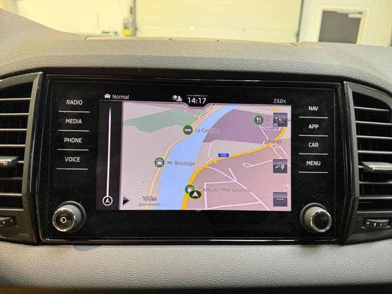 Skoda Karoq Sportline | 1.5 TSI 150CV | GPS | Attelage | Carplay | Capteurs Av & Arr - 23