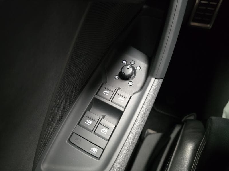 Audi A3 S-Line | 2.0 TDI 150cv | Carplay | Caméra | Attelage | Sièges Av chauffants - 26