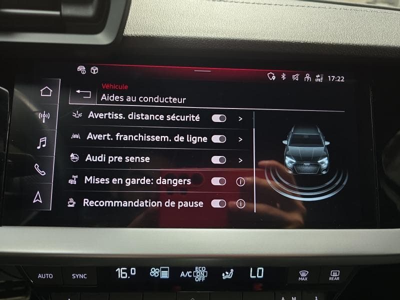 Audi A3 S-Line | 2.0 TDI 150cv | Carplay | Caméra | Attelage | Sièges Av chauffants - 24