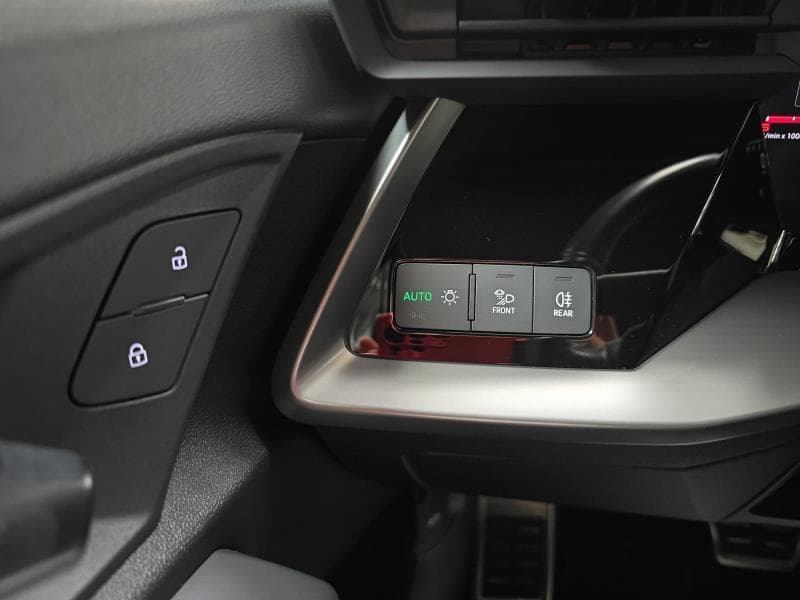 Audi A3 S-Line | 2.0 TDI 150cv | Carplay | Caméra | Attelage | Sièges Av chauffants - 27