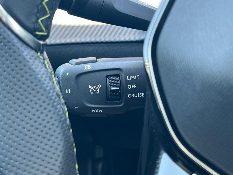 Peugeot 208 Gt Line | 1.5 Diesel 101ch | GPS | Caméra | Toit ouvrant | Carplay | - 17