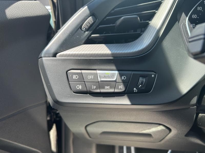 BMW Serie 1 118 Pack M | 1.5i 140cv | GPS | Toit ouvrant | Capteurs Av/Ar | Clim auto - 27