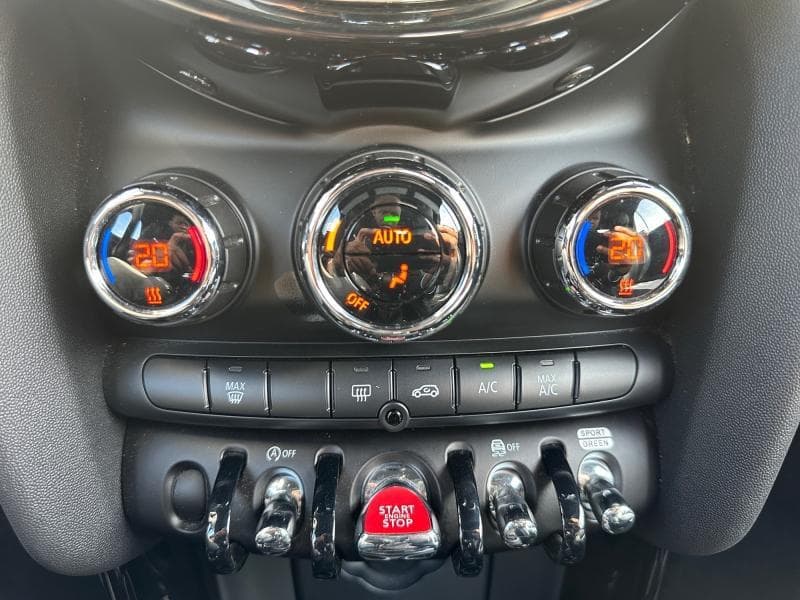 MINI Cooper Sidewalk | GPS | Capteurs Ar | Clim auto | Cruise control - 22