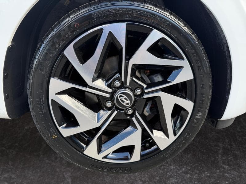 Hyundai i10 N-Line | 1.0 essence 99 cv | camera de recul | carplay | sieges et volant chauffants | clim auto - 23