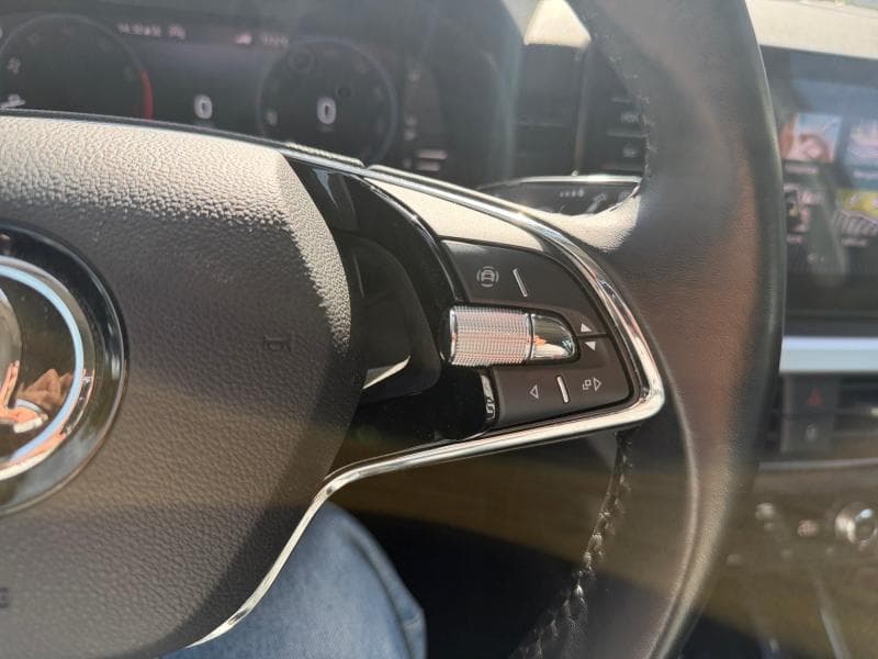 Skoda Scala Ambition | 1.0 tsi 110 cv | camera | clim auto | sieges chauffant | carplay - 20