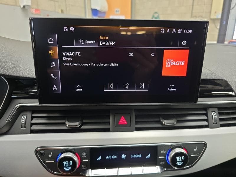 Audi A4 S-Line | 2.0 TDI 136cv | GPS | Camera | Attelage | Toit pano ouvrant - 21