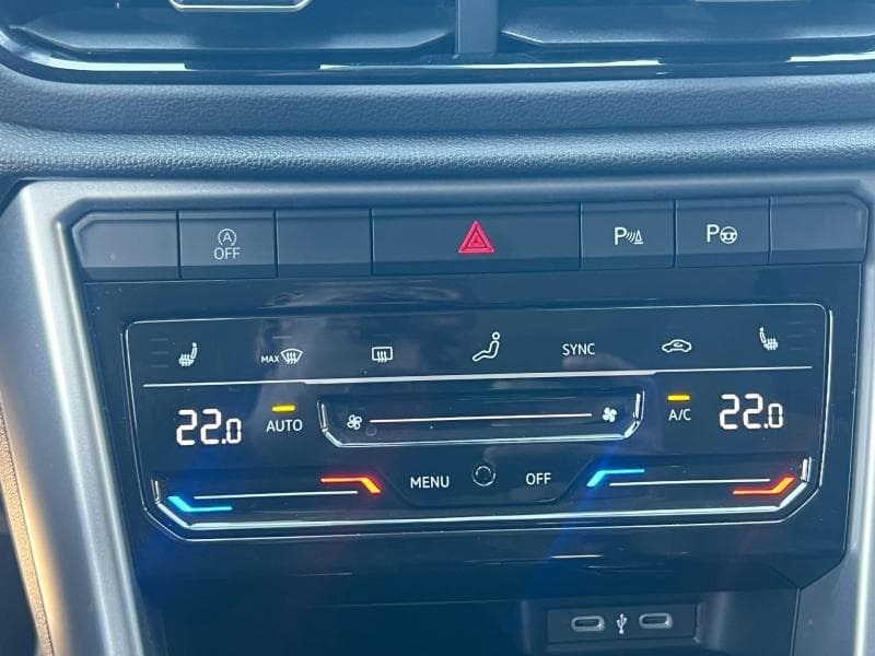 Volkswagen T-Roc Life | 1.0 TSI 110CH | GPS | Caméra | Carplay | Capteurs Av/Ar | Clim auto - 24