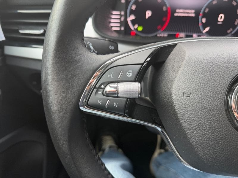 Skoda Kamiq Ambition | 1.0 tsi 110 cv | carplay | clim auto | camera | gps - 19