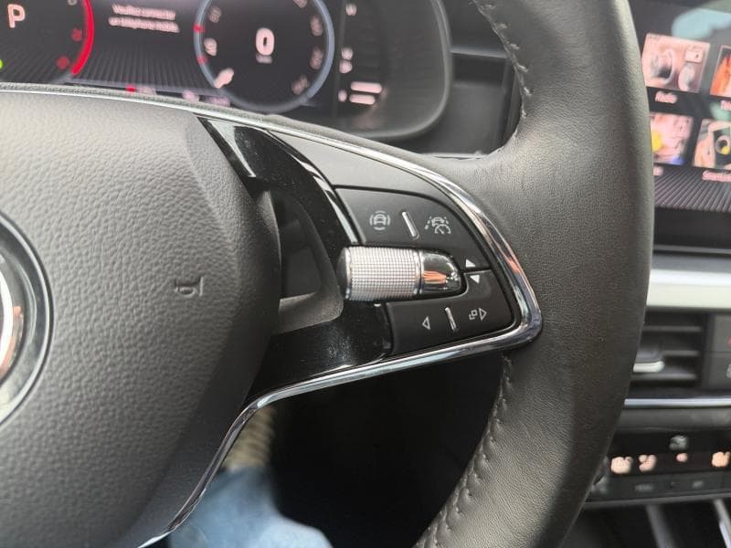Skoda Kamiq Ambition | 1.0 tsi 110 cv | carplay | clim auto | camera | gps - 20