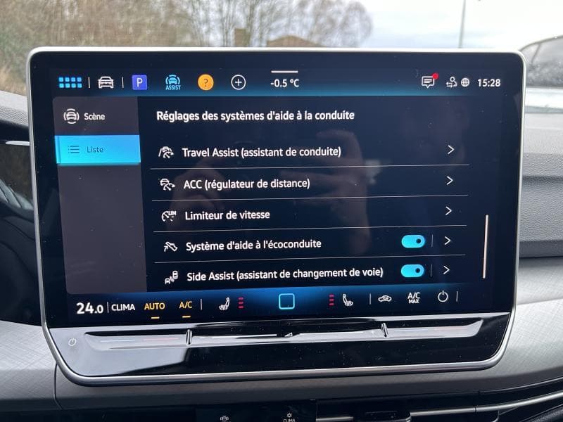 Volkswagen Golf VIII Life Business | 1.5 TSI 116 CV |  Boite auto | Camera | GPS | Sieges av et volant chauffants | kms evolutifs - 28