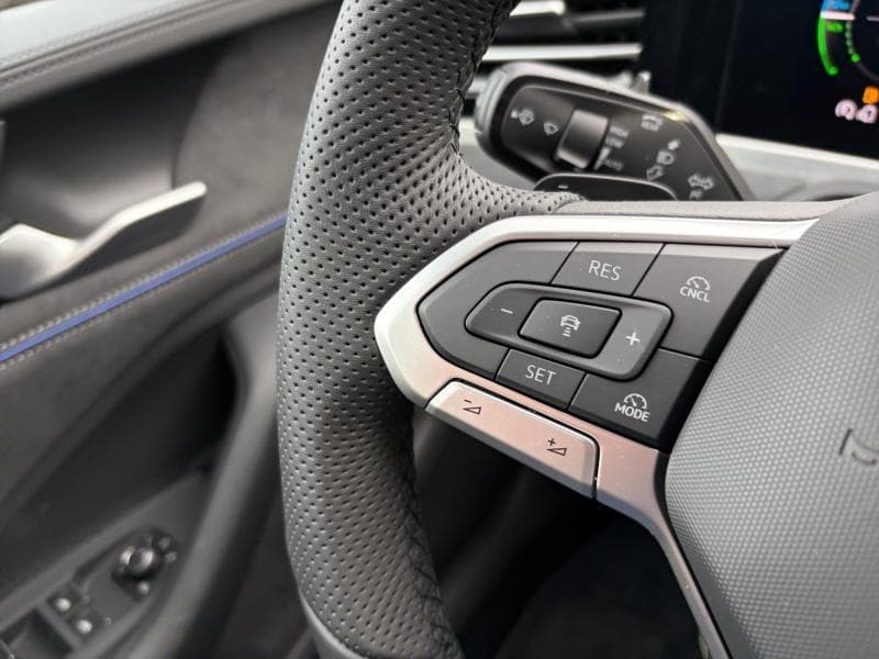 Volkswagen Passat Variant R-Line | 1.5 TSI Plug-in 204cv | Attelage | DCC | Sièges massants| Caméra360 - 18