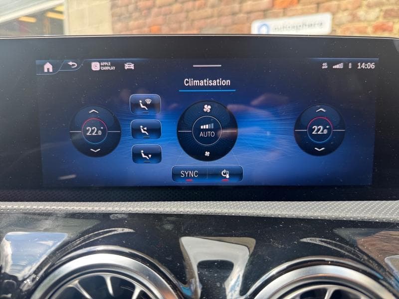 Mercedes-Benz A 220 Pack AMG | 2.0 D 190cv | Carplay | Caméra | Toit ouvrant | GPS - 23