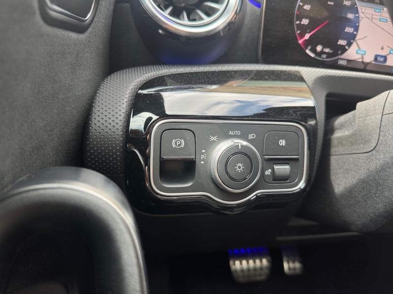 Mercedes-Benz A 220 Pack AMG | 2.0 D 190cv | Carplay | Caméra | Toit ouvrant | GPS - 18