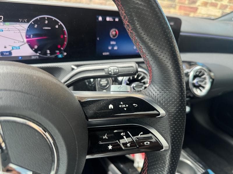 Mercedes-Benz A 220 Pack AMG | 2.0 D 190cv | Carplay | Caméra | Toit ouvrant | GPS - 16