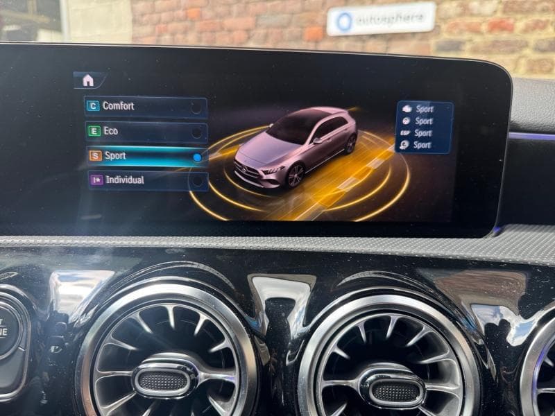 Mercedes-Benz A 220 Pack AMG | 2.0 D 190cv | Carplay | Caméra | Toit ouvrant | GPS - 26