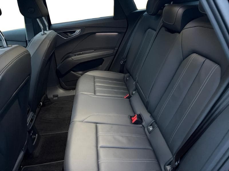 Audi Q4 e-tron *45 Corporate S*Heat Pump*Attelage* - 26