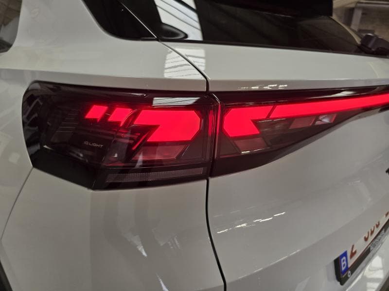 Volkswagen T-Roc R-Line*Caméra*GPS*Sieges+Volant chauff*Carplay*LED - tvac - 29