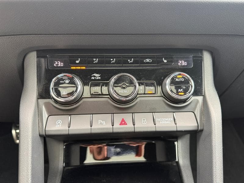 Skoda Karoq Sportline | 2.0 TDI 150Cv | Attalage | Carplay | Caméra | GPS - 19