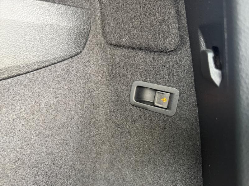 Skoda Karoq Sportline | 2.0 TDI 150Cv | Attalage | Carplay | Caméra | GPS - 28