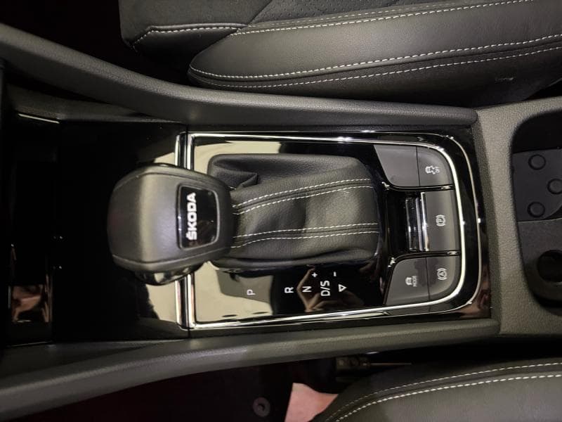 Skoda Kodiaq Sportline | 1.5 TSI 150cv | Carplay | Caméra360 | Sièges Av chauffants | GPS - 12
