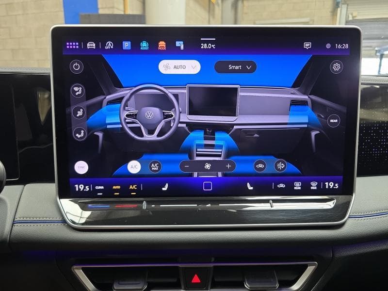 Volkswagen Tiguan R-Line | 1.5 TSI 150 cv | GPS | Caméra | Carplay | Capteurs AV/Ar - 26