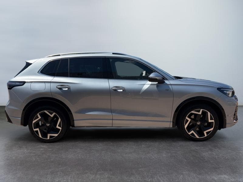 Volkswagen Tiguan R-Line | 1.5 TSI 150cv | Carplay | Caméra | Attelage | Sièges Av chauffants - 9
