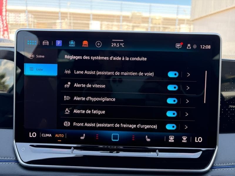 Volkswagen Tiguan R-Line | 1.5 TSI 150cv | Carplay | Caméra | Attelage | Sièges Av chauffants - 21