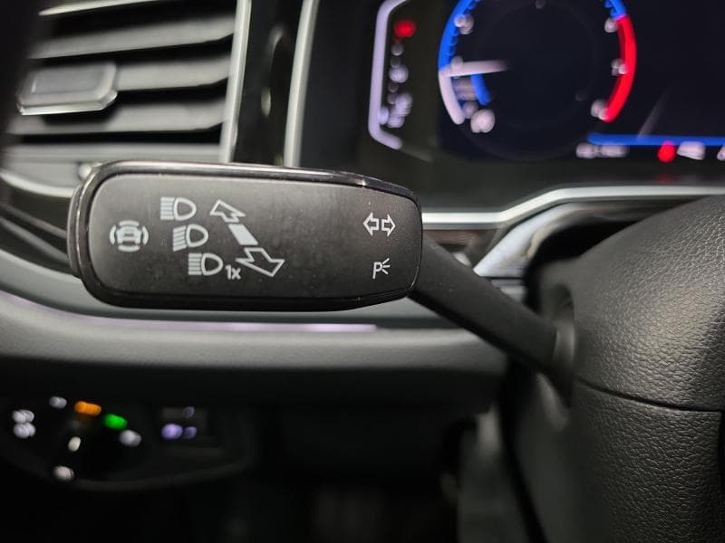 Volkswagen Taigo R-Line | 1.0 ess 115 cv | Carplay | Capteurs AV+AR | Clim auto - 14