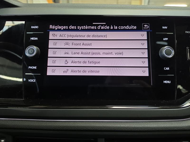 Volkswagen Taigo R-Line | 1.0 ess 115 cv | Carplay | Capteurs AV+AR | Clim auto - 26