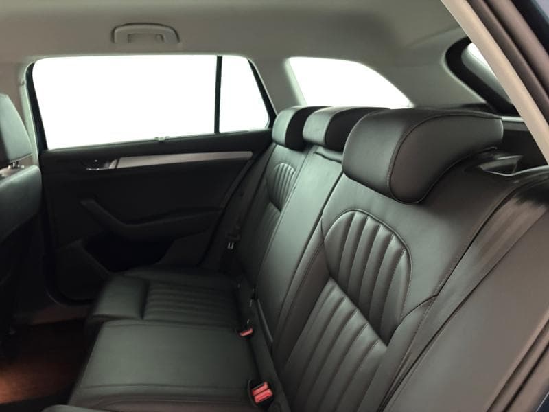 Skoda Superb Style | 1.6 TDI 120cv | Carplay | Caméra | GPS | Attelage - 16