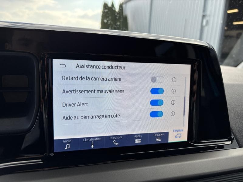 Ford Tourneo Courier Titanium | 1.0 Ecoboost 125cv | Carplay | Caméra | Clim auto | Attelage - 23