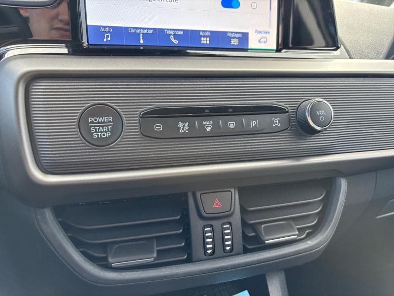 Ford Tourneo Courier Titanium | 1.0 Ecoboost 125cv | Carplay | Caméra | Clim auto | Attelage - 25