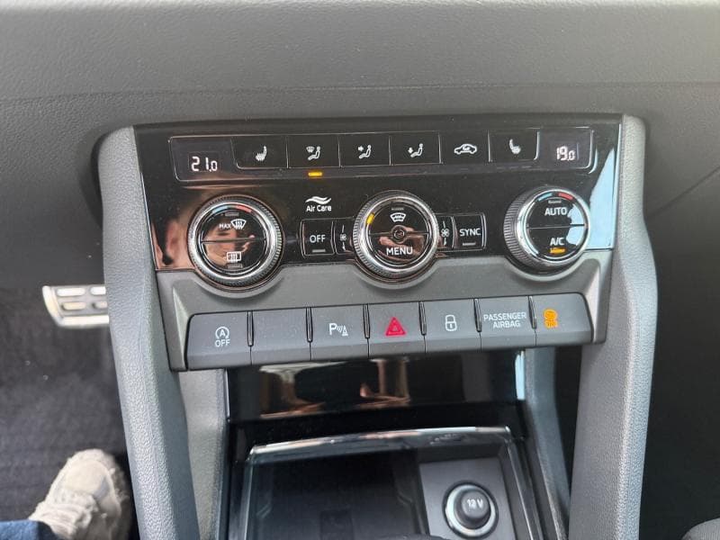 Skoda Karoq Sportline | 1.5 tsi 150 cv | Sieges chauffant | carplay | gps | camera - 23