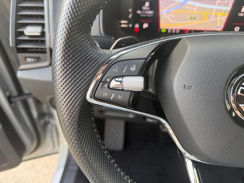 Skoda Karoq Sportline | 1.5 tsi 150 cv | Sieges chauffant | carplay | gps | camera - 17