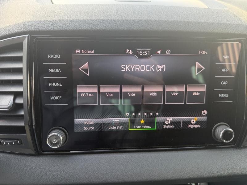Skoda Karoq Sportline | 1.5 tsi 150 cv | Sieges chauffant | carplay | gps | camera - 14