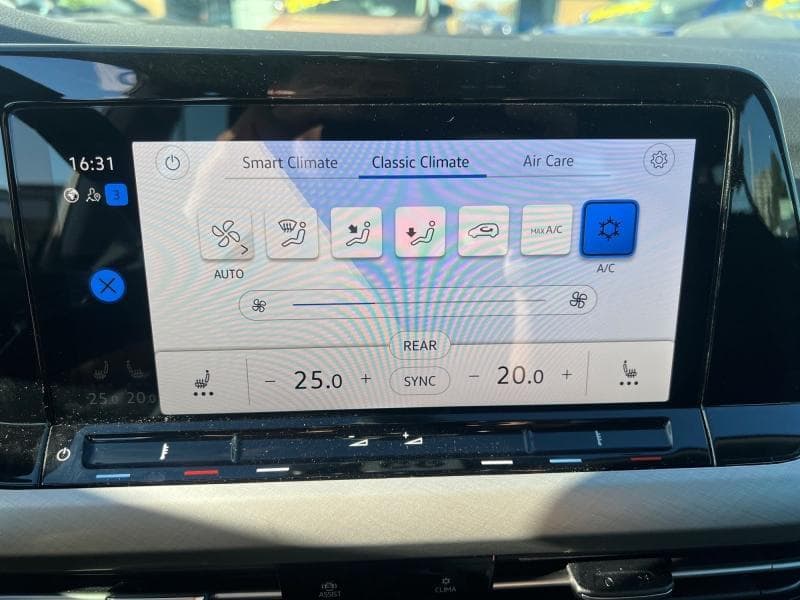Volkswagen Golf Life | Boite auto | GPs | Caméra | Carplay | Capteurs Av/Ar | Clim auto - 24