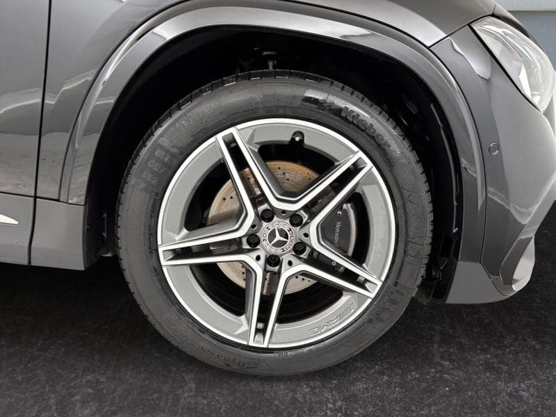 Mercedes-Benz GLA 180 GLA AMG Line - 9
