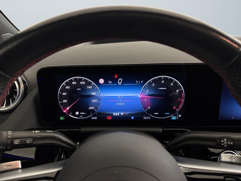 Mercedes-Benz GLA 180 GLA AMG Line - 14