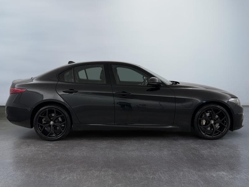 Alfa Romeo Giulia Black Tech | 2.2 TDI 160 CH | CUIR | Caméra | GPS | JA | - 4