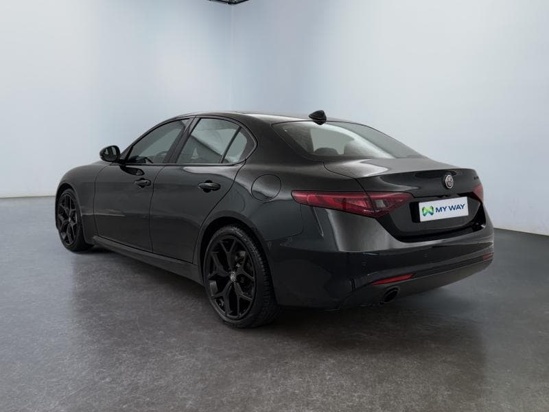 Alfa Romeo Giulia Black Tech | 2.2 TDI 160 CH | CUIR | Caméra | GPS | JA | - 7