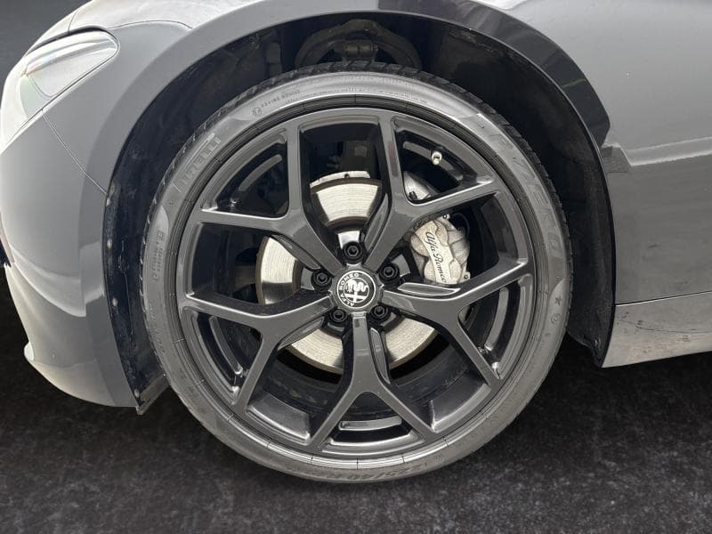 Alfa Romeo Giulia Black Tech | 2.2 TDI 160 CH | CUIR | Caméra | GPS | JA | - 9