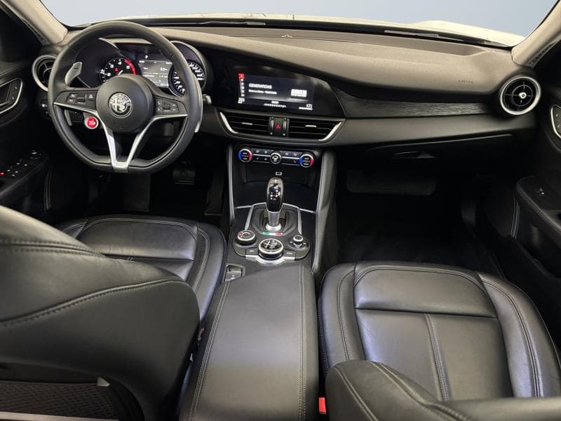Alfa Romeo Giulia Black Tech | 2.2 TDI 160 CH | CUIR | Caméra | GPS | JA | - 13