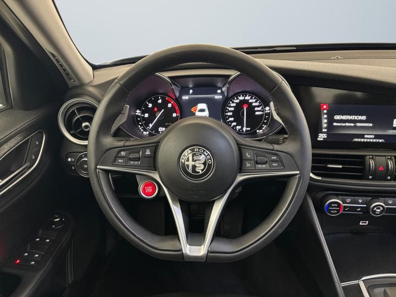 Alfa Romeo Giulia Black Tech | 2.2 TDI 160 CH | CUIR | Caméra | GPS | JA | - 15