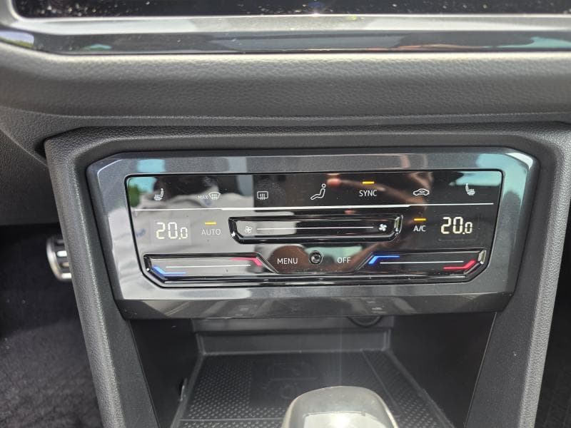 Volkswagen Tiguan R-Line | 1.5 TSi 150 CV | GPS | Carplay | Caméra | Toit pano | - 29