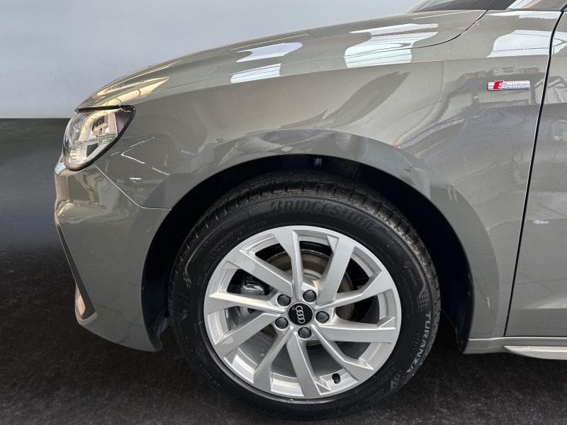 Audi A1 Sportback S-Line ext | 1.0 TFSI 95 CV | Boite auto | Camera | GPS | Sieges av chauffants | + kit hiver | kms evolutifs - 8